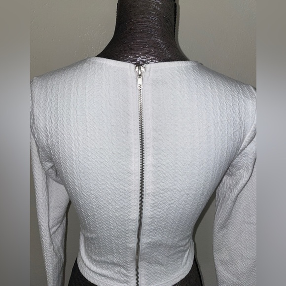 Long Sleeve Crop Top - Picture 11 of 14